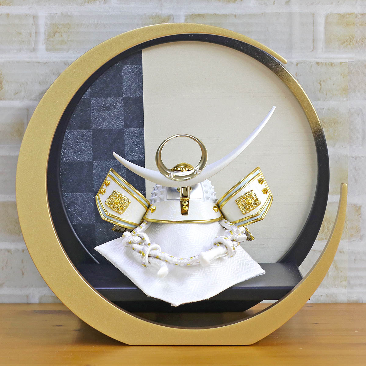 楽天市場】五月人形 兜飾り 白金兜 上杉謙信 丸型円形 市松柄 三日月