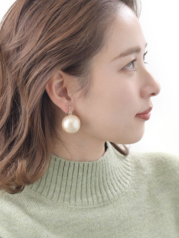 楽天市場】大粒コットンパールピアス イヤリング 25mm ネジバネ式