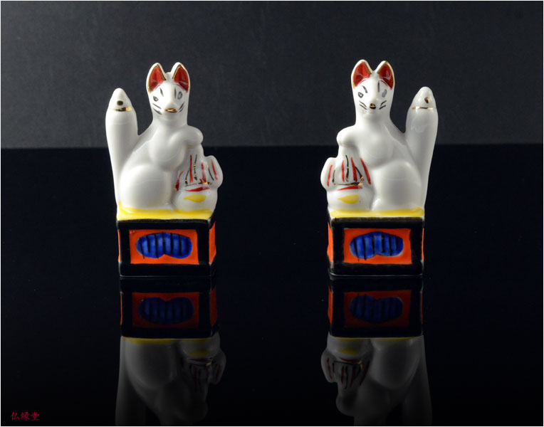 楽天市場】神具・稲荷社【陶器製眷属像：稲荷・狐 サイズ3.0寸（一対