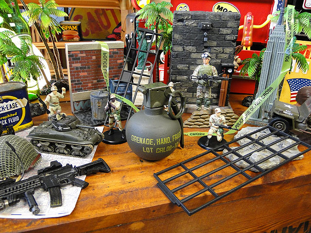 米軍 蓄音機 US ARMY SPECIAL SERVICE 店舗オブジェ 1/20 アメリカ陸軍1/4トン 4x4トラック（トレーラー・機関銃付）