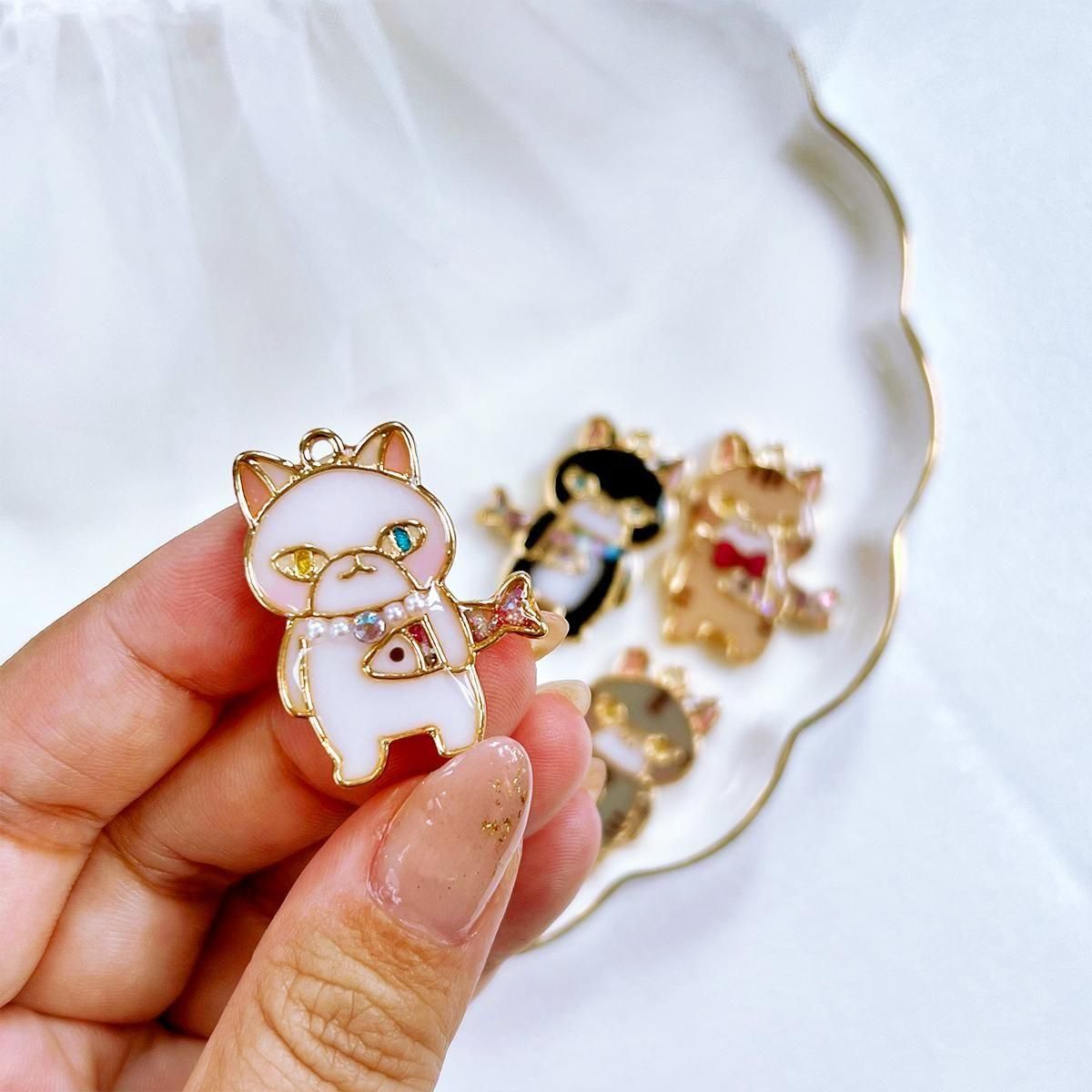 レジン枠 魚を持った猫 2個 - 手作り雑貨屋 * 雑貨好きによる雑貨好き