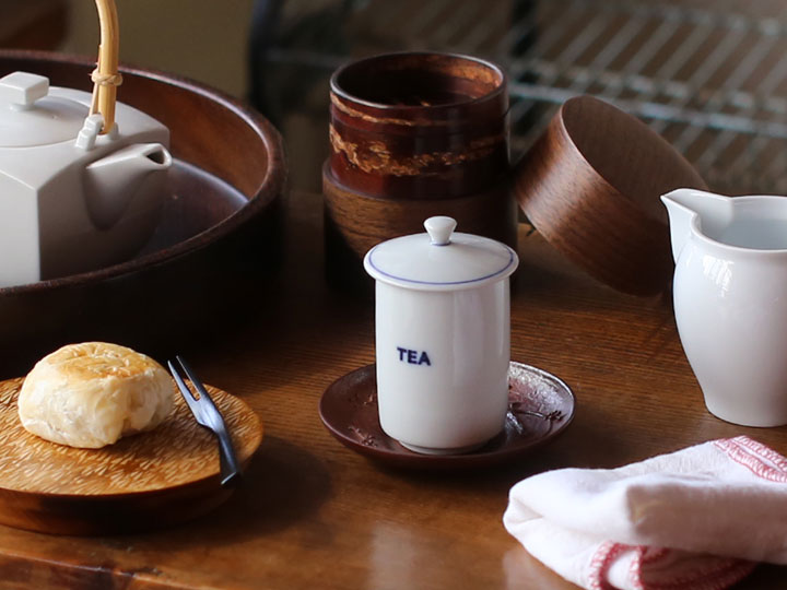 楽天市場】上出長右衛門窯 TEA字 蓋付湯呑 九谷焼 染付 湯呑 湯飲み