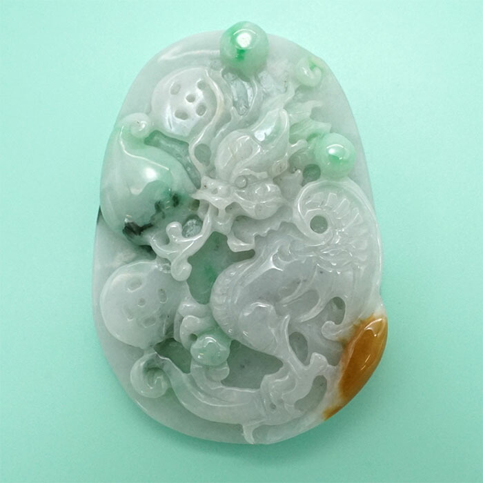 縁起物 パワーストーン 天然石 龙 仏法 神話 水 自然 逆鱗 ミャンマー