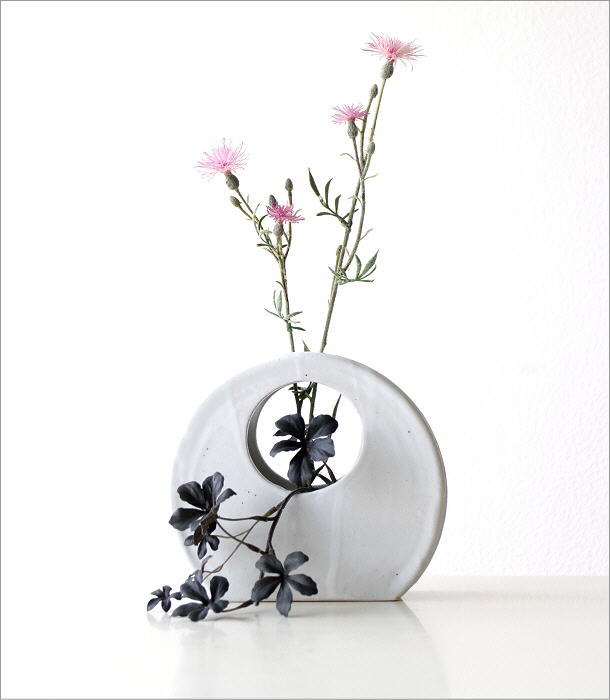 2000年陶製花瓶 白とグレー 本物です2000年陶製花瓶 白とグレー 本物