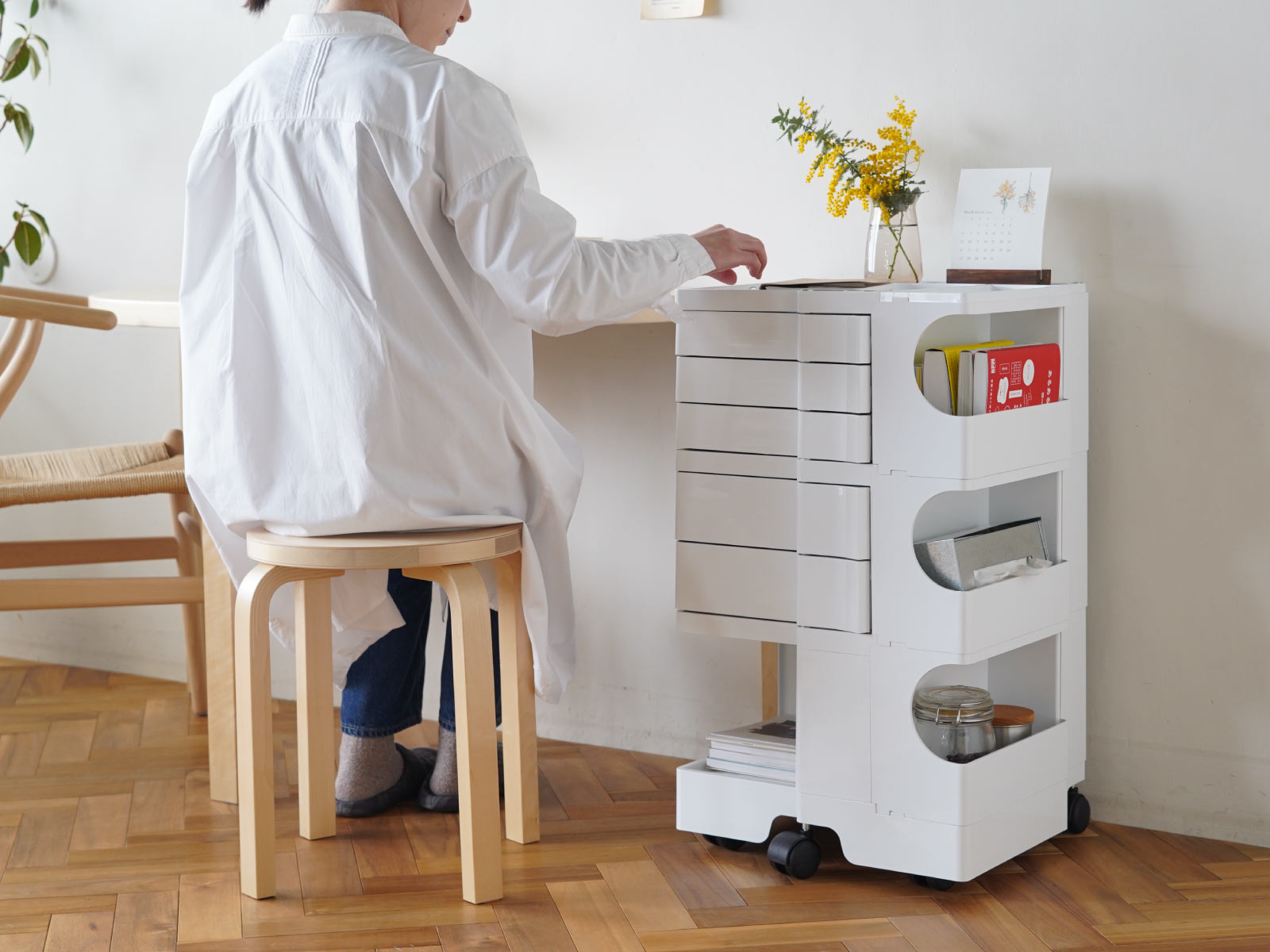 正規品 ジョエ・コロンボ　ボビーワゴン 3段2トレイ　キャスター付き　ホワイト B-LINE（ビーライン） Boby Wagon ボビーワゴン 2段3トレイ カラー