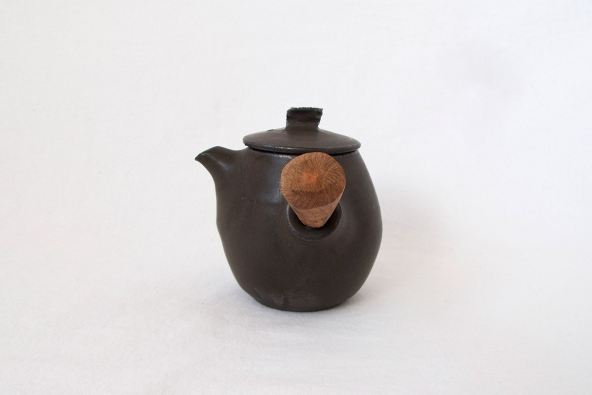 馬場勝文陶工房 ｜ 黒釉急須［しずく］