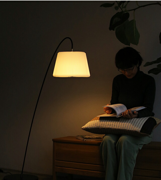 お取り寄せ】LE KLINT (レ・クリント) フロアランプ スノードロップ