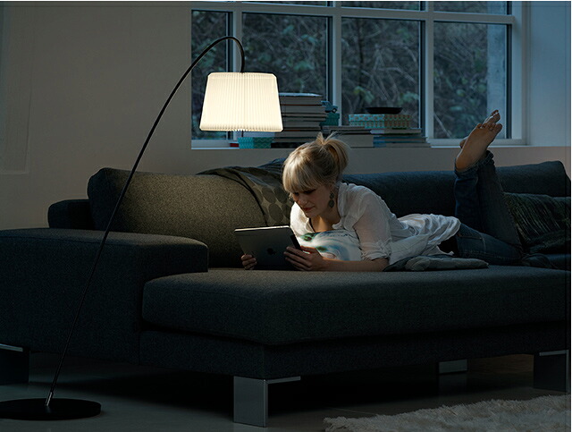 お取り寄せ】LE KLINT (レ・クリント) フロアランプ スノードロップ