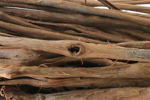 国産やまぶどう蔓 1kg※皮剥がれや細い材料が多めに入っています。東北