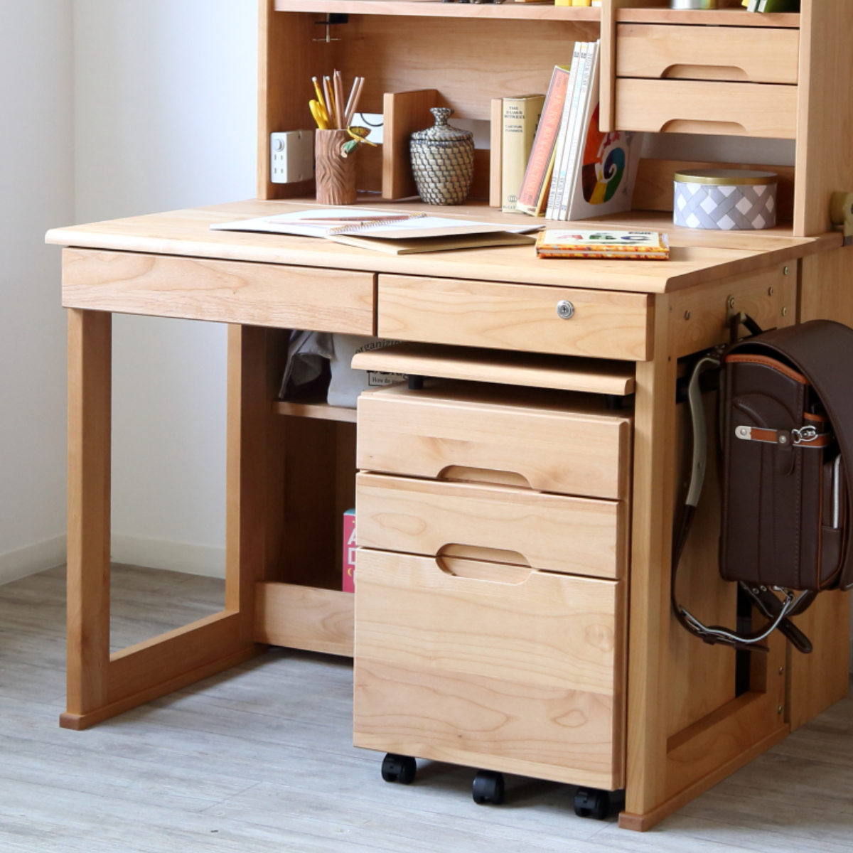 楽天市場】学習机 シンプル 幅100cm 奥行55cm 引出し付 レオ （ デスク