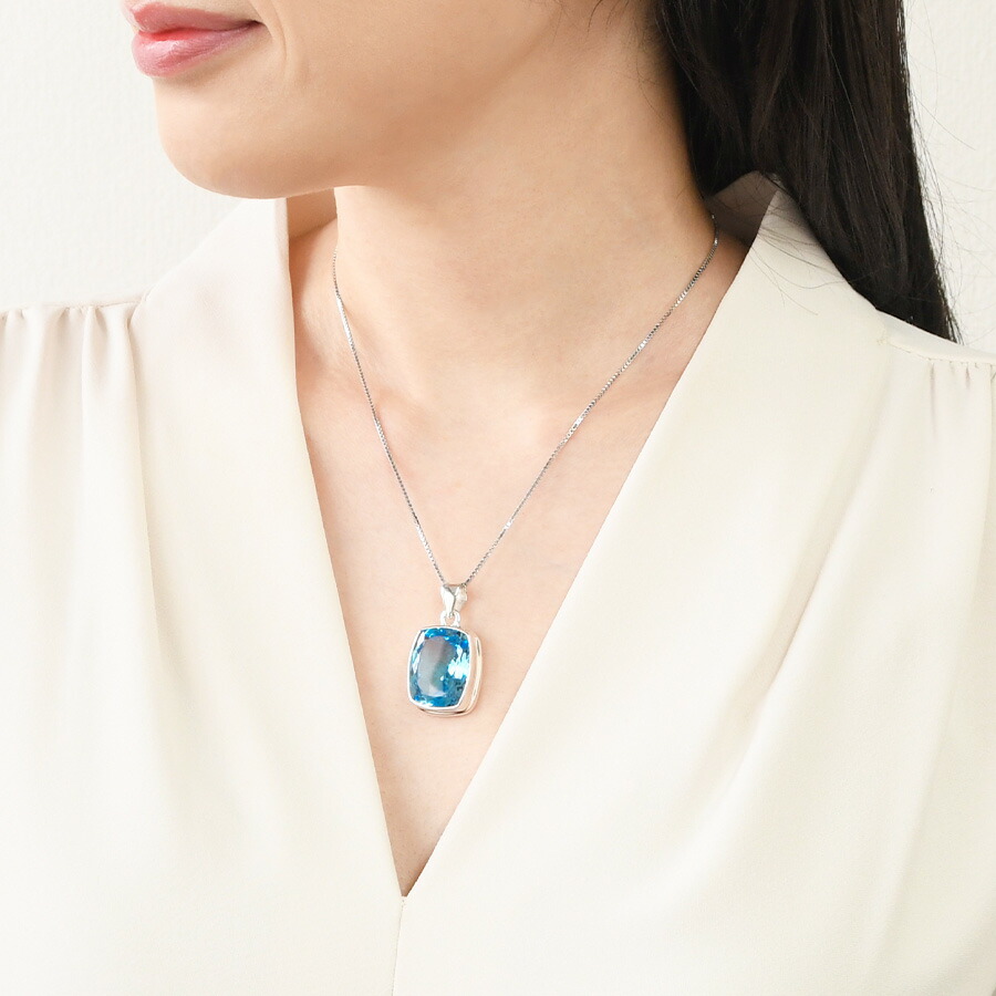 楽天市場】大粒 スイスブルートパーズ ペンダントトップ 深く美しい青