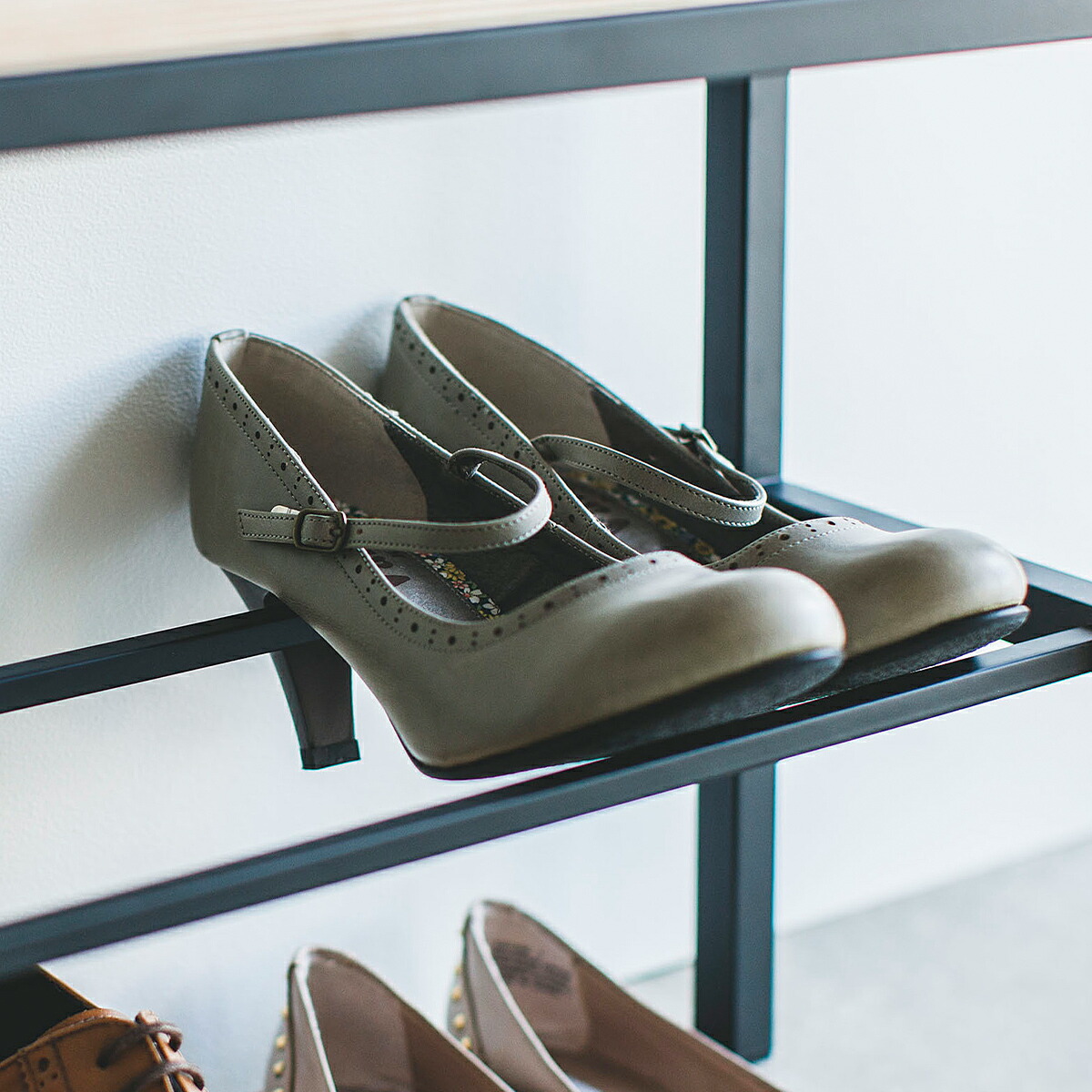 楽天市場】［ 立ちやすいベンチシューズラック タワー ］山崎実業