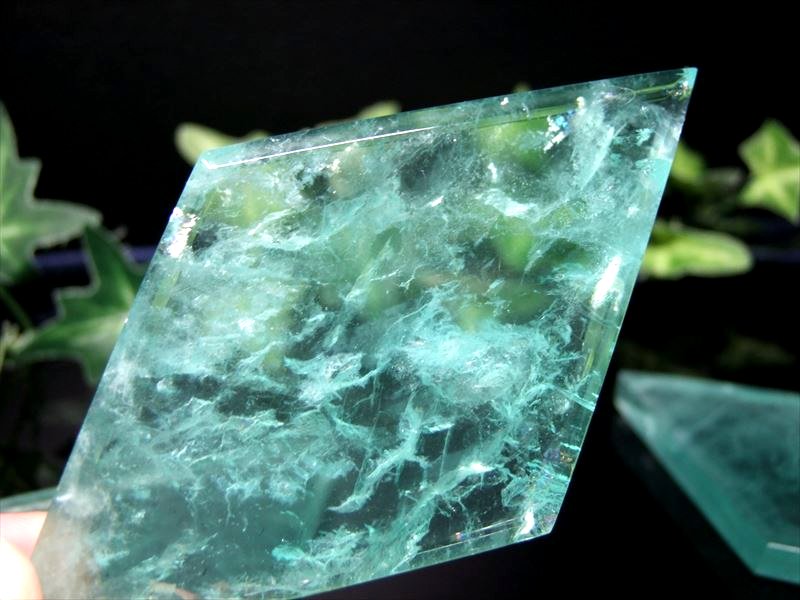 ゴールドカラーの12星座の台座付き 蛍光 エメラルドグリーンフロー