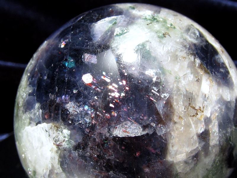 まるで銀河の煌めき ブラッドショット アイオライト(きんせい石) 丸玉