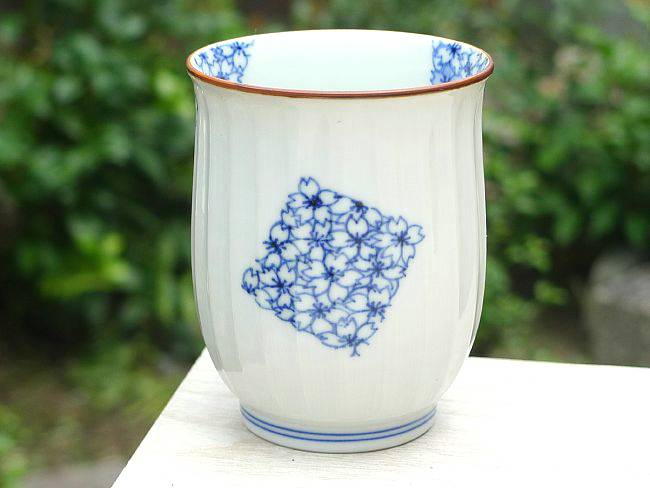 染付桜湯呑み 楽峰 - 京焼清水焼 松韻堂