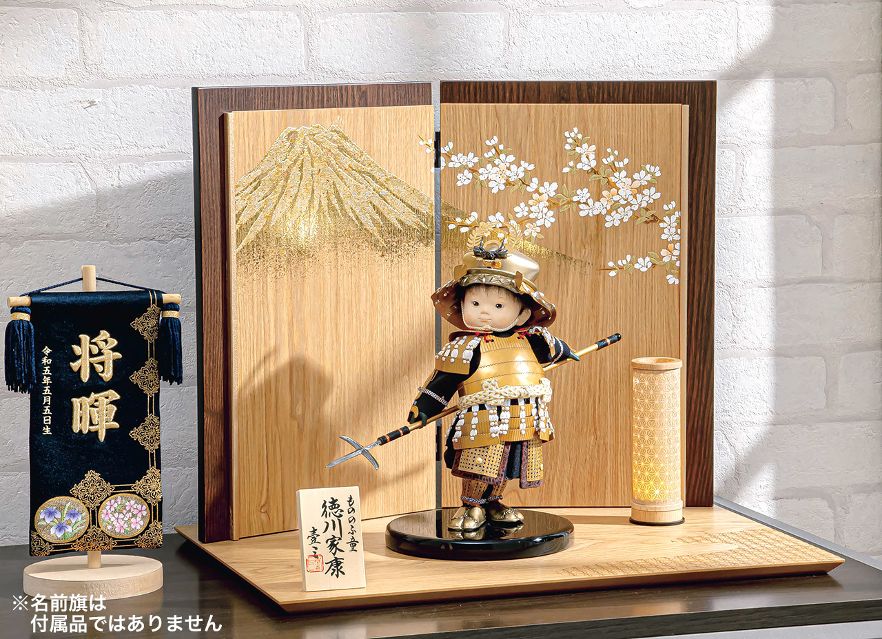 五月人形 子供大将平台飾り【P99006】 黄金富士の前でポーズ♪可愛くて