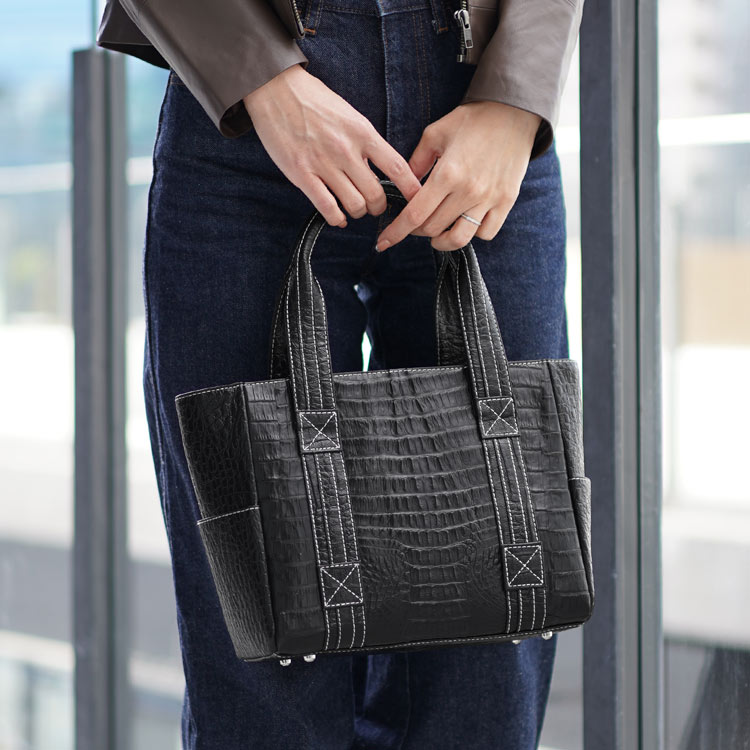 楽天市場】本革 トートバッグ レディース カイマン 牛革 型押し