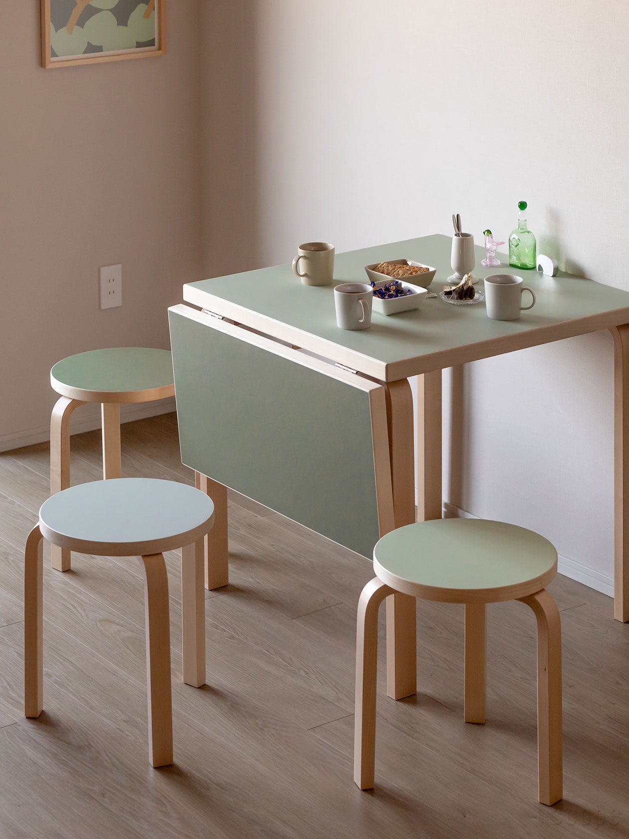 【廃盤色】スコープ別注 リノリウム アルテック スツール 4本脚 E60 1脚 楽天市場】【1点購入につきアルテックノベルティプレゼント