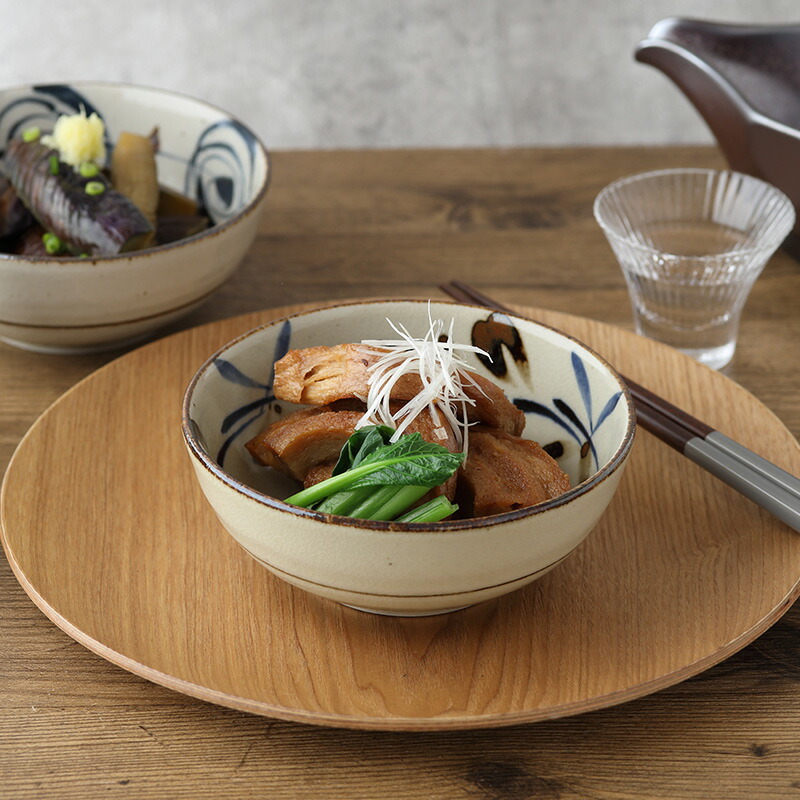 趣のある絵柄の和食器。