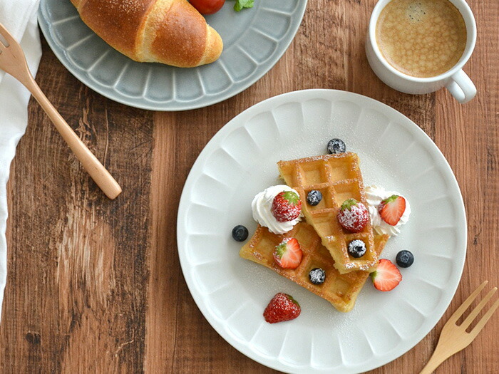 楽天市場】食器 おしゃれ お皿 しのぎ お花のリムプレート 23cm 和食器