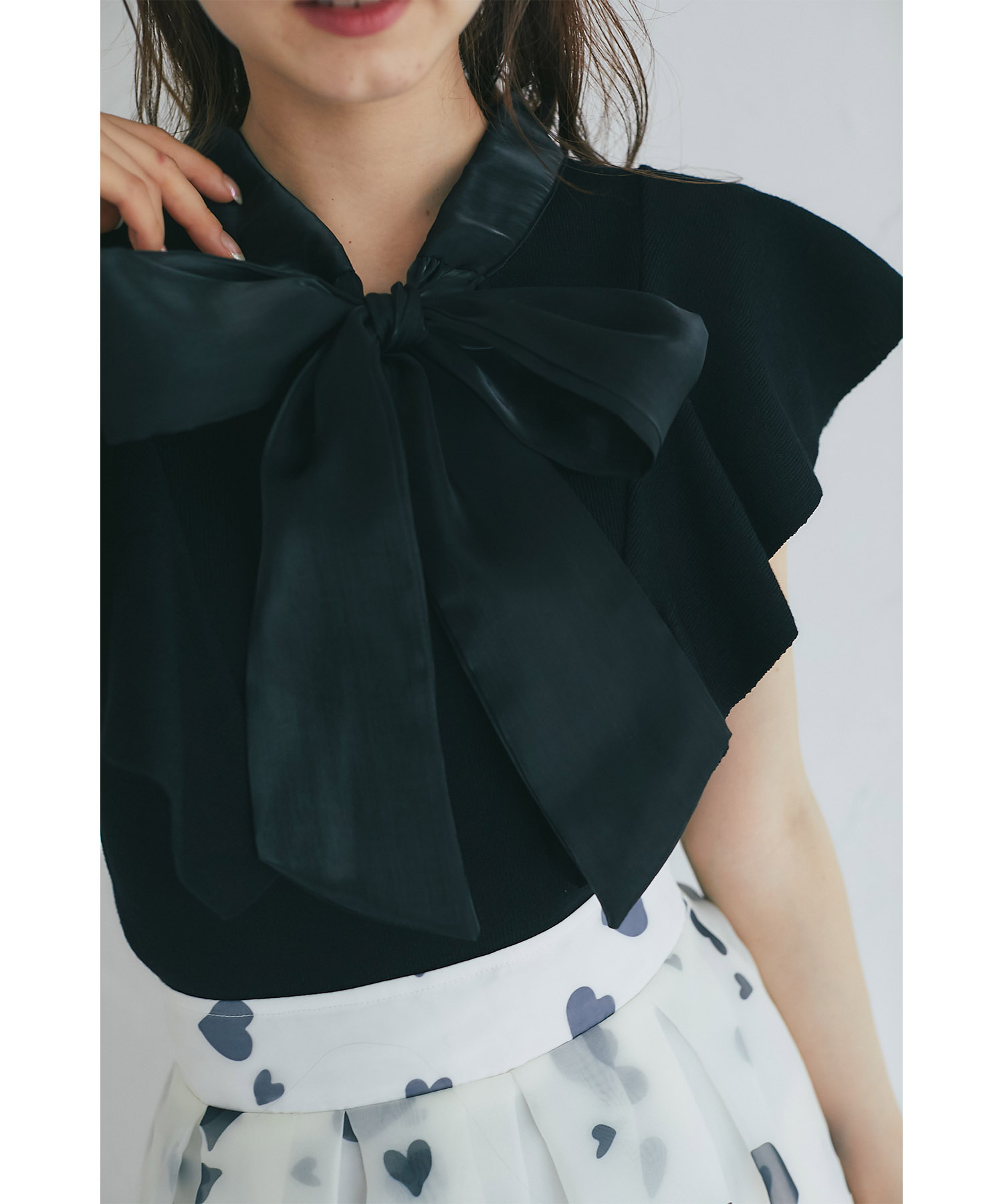 シアーボウタイリボン付き切り替えニットプルオーバー