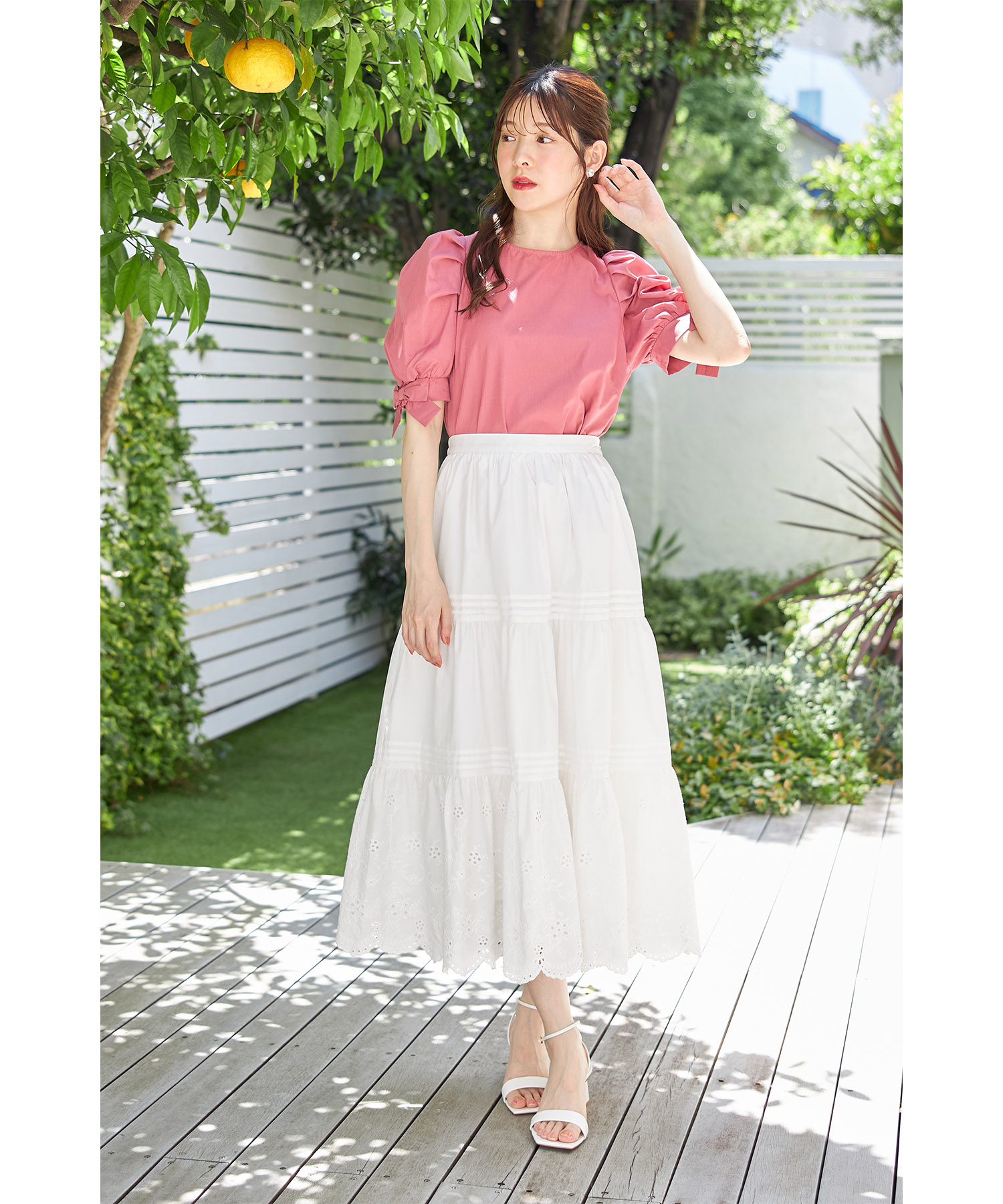 袖口リボン付きパフスリーブブラウス