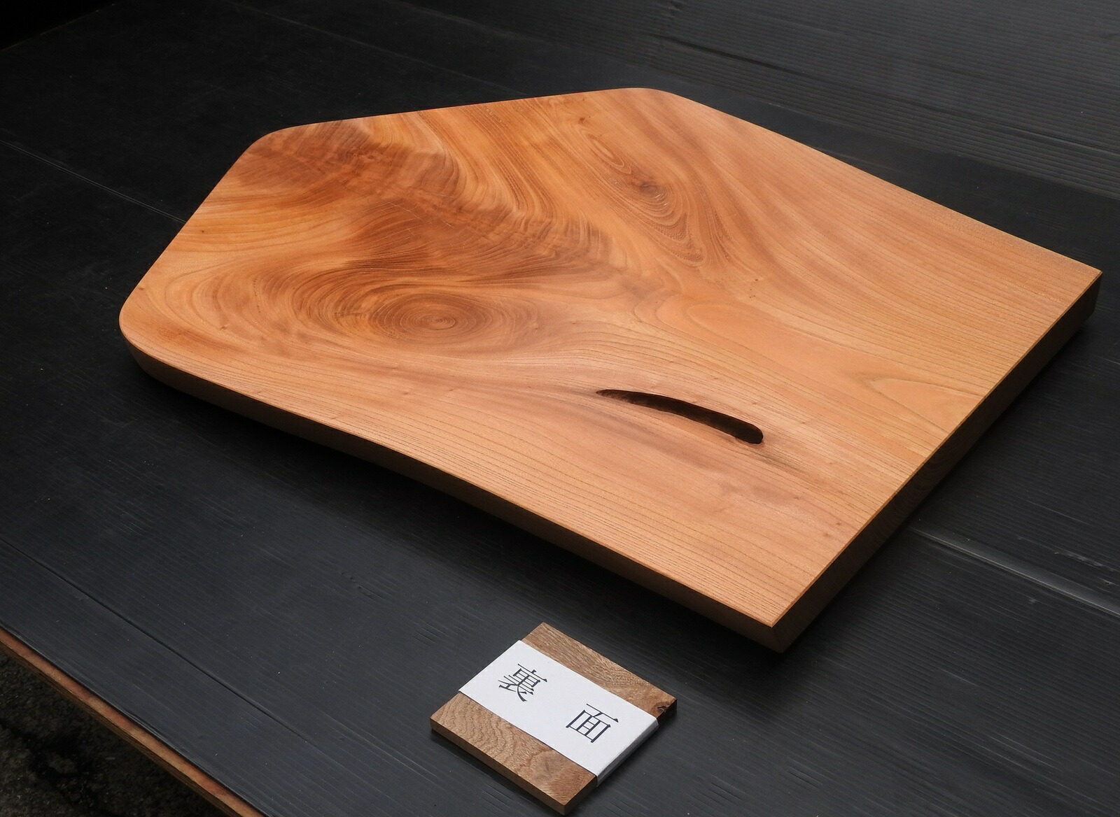 楽天市場】けやき 欅板 ケヤキ板 一枚板 上部幅450〜550×厚み35×長さ