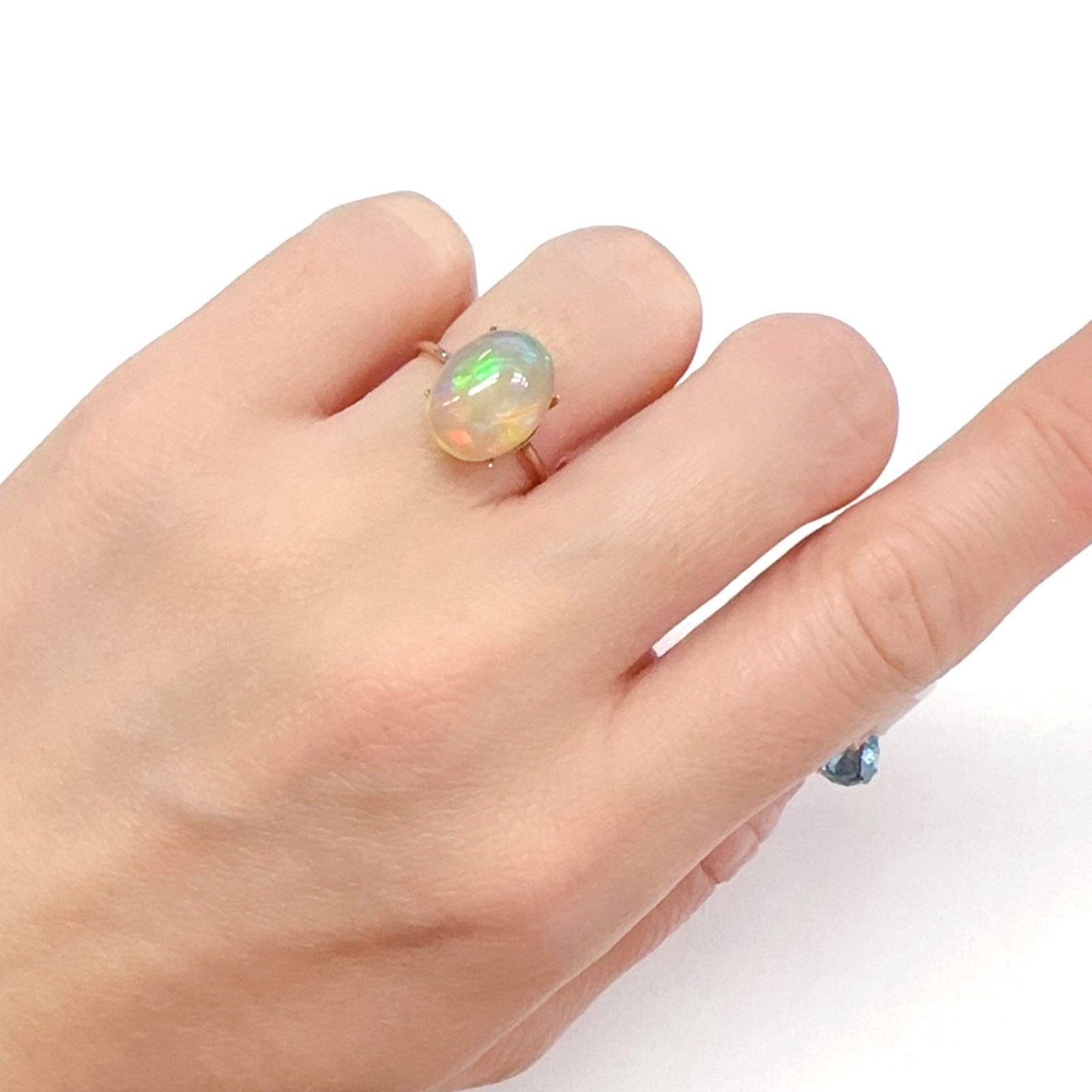 ハニカムオパール エチオピア産 3.16ct / 12.6x9.5mm前後 [240427146