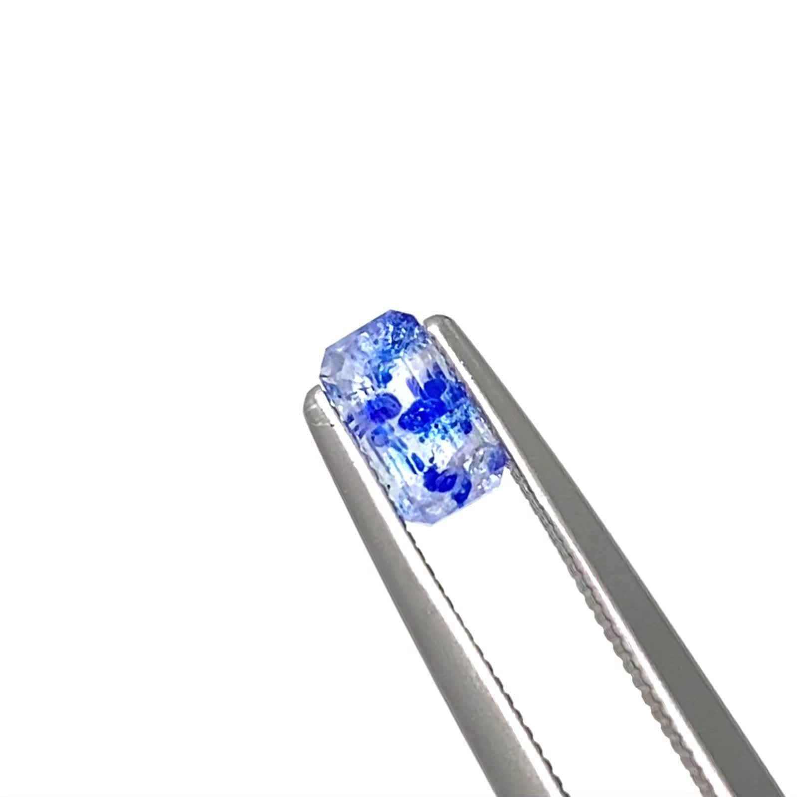 ラズライトインソーダライト フルオレッセンス(宝石名ラズライト イン