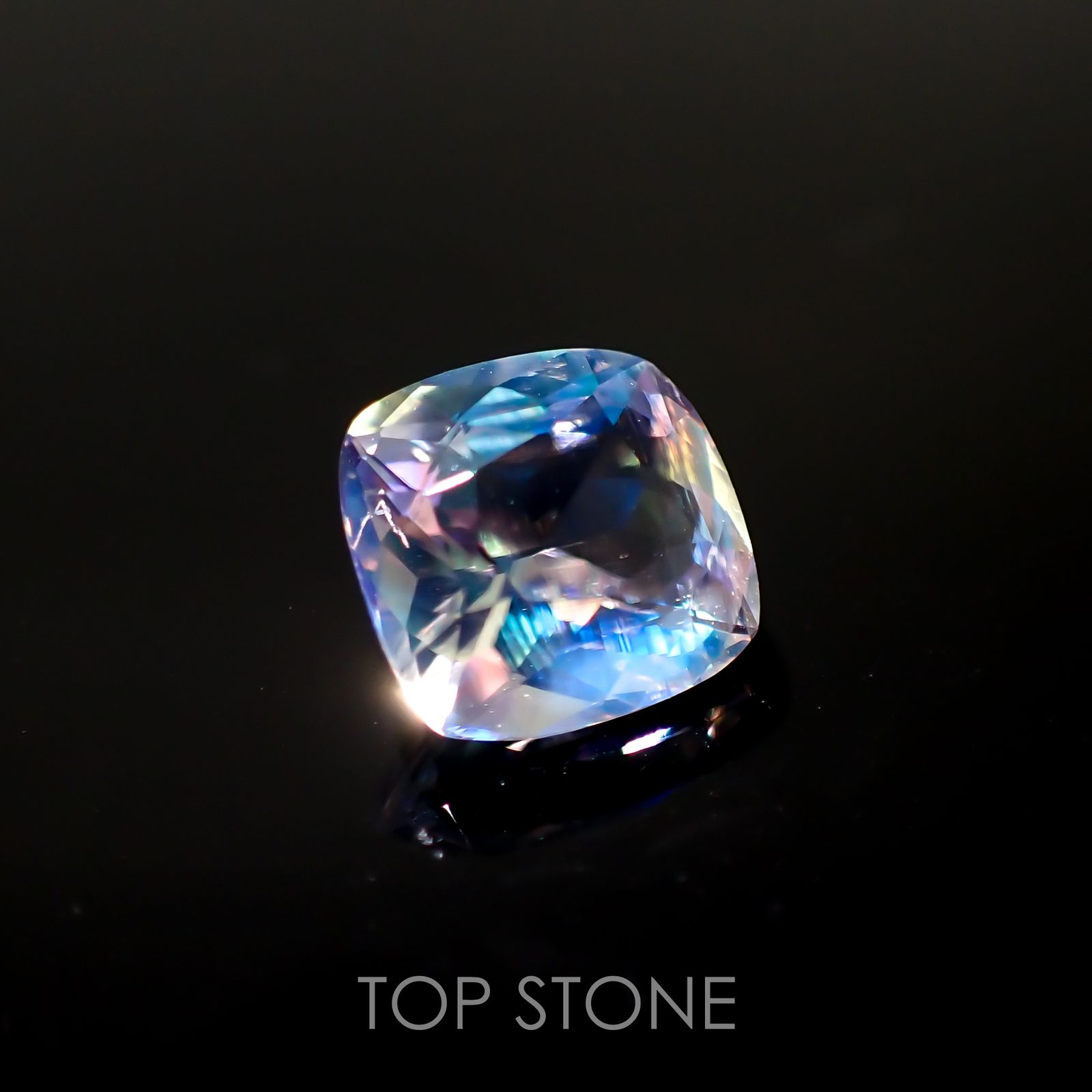 レインボームーンストーン(宝石名ラブラドライト) マダガスカル産