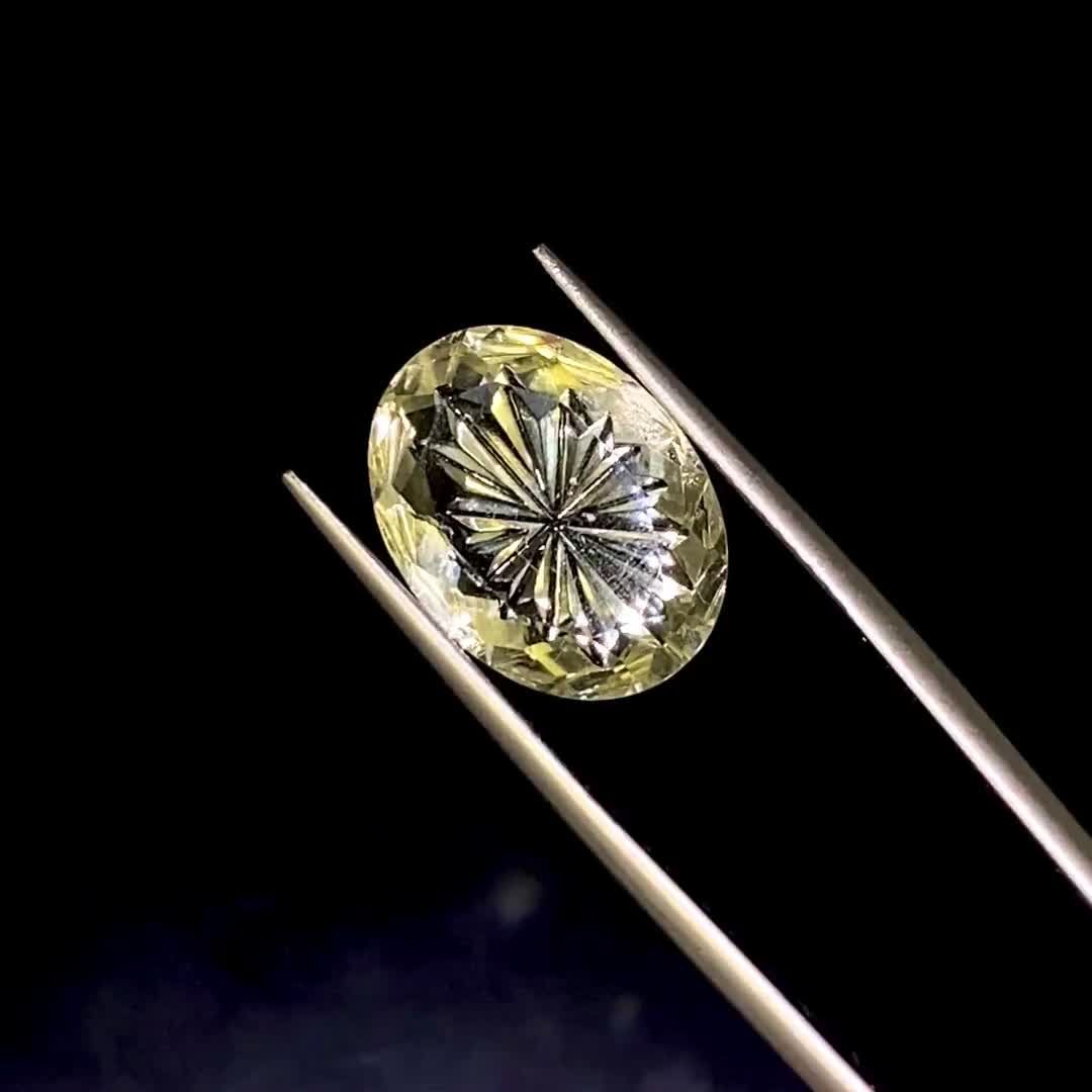 隕石がもたらした奇跡「リビアングラス」 古代ファラオも魅了した希少