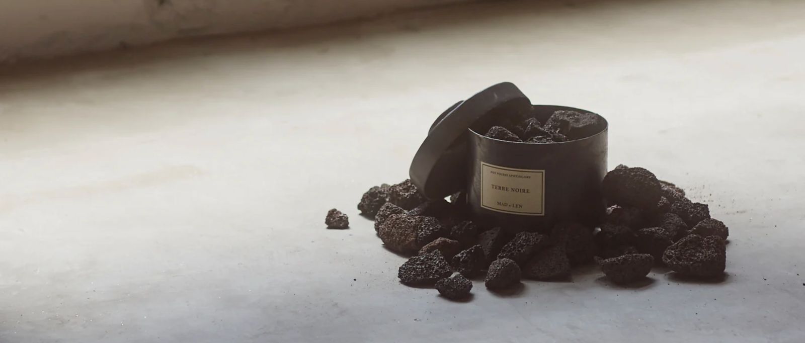 MAD et LEN - 【残り一点】ブラックプレート(小) | ACRMTSM ONLINE STORE