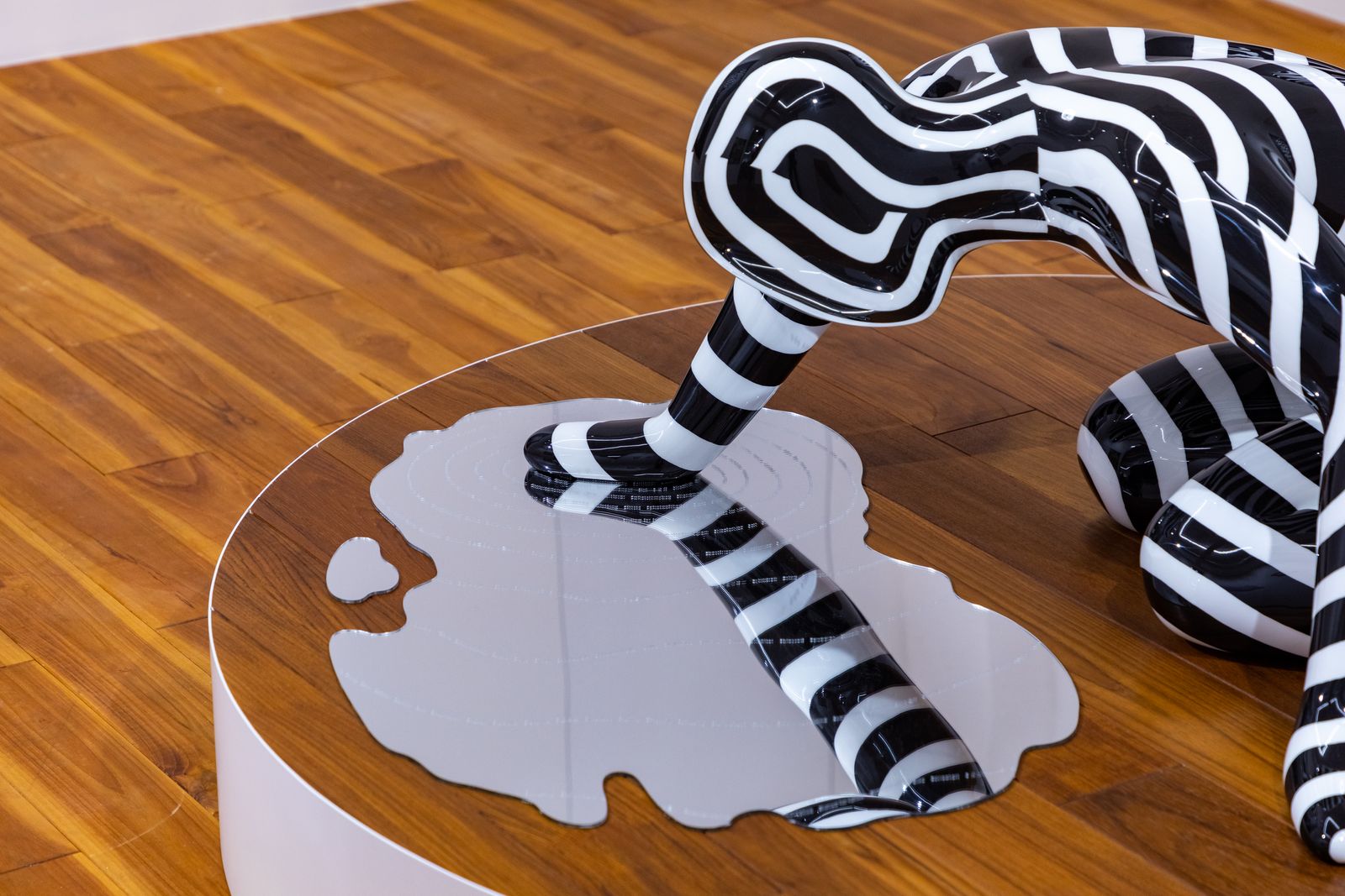 松山 しげき - 松山しげき“Narcissus Stares into the Water #01