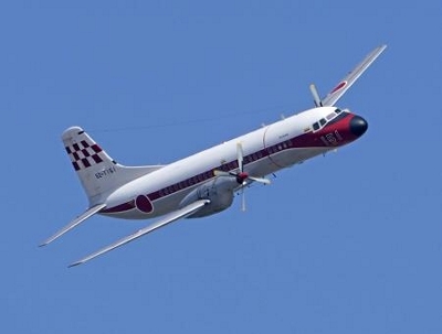 飛行点検のYS11が引退 空自入間基地で最終飛行｜信濃毎日新聞