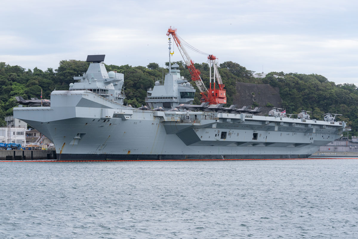 英国海軍最大の軍艦、東京に入港！航空母艦『プリンス・オブ
