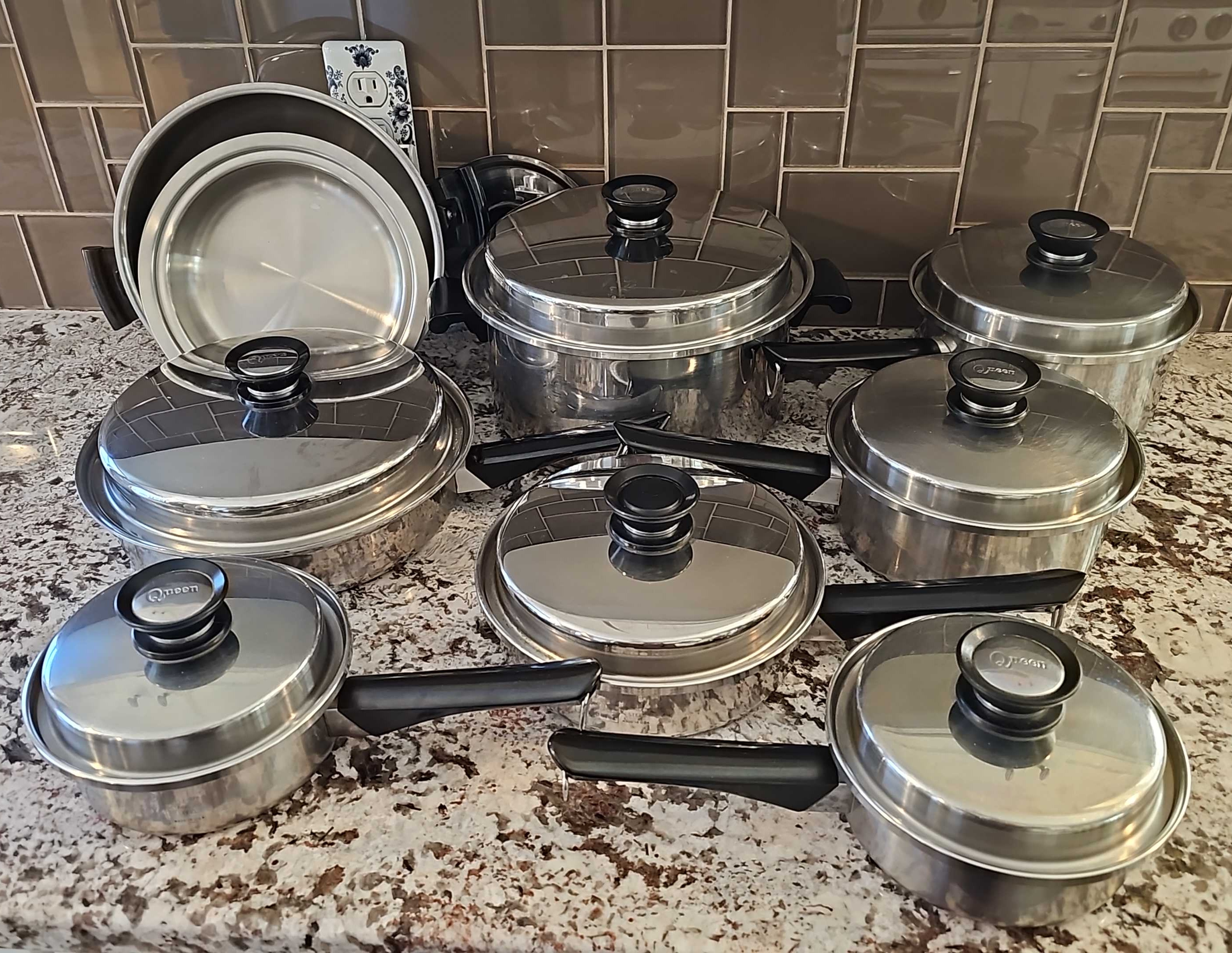 LARGE-AMWAY-QUEEN-SERIES-STAINLESS-STEEL-COOKWARE