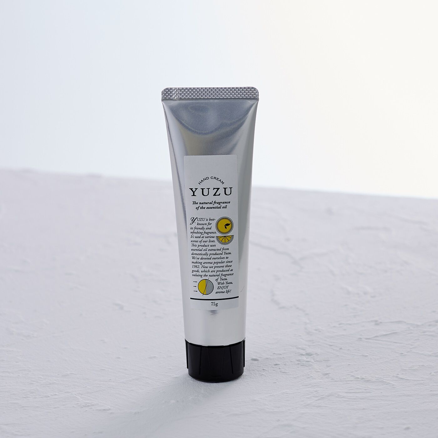 高知県産YUZU プレミアムハンドクリーム〈40g〉の会｜フェリシモの雑貨