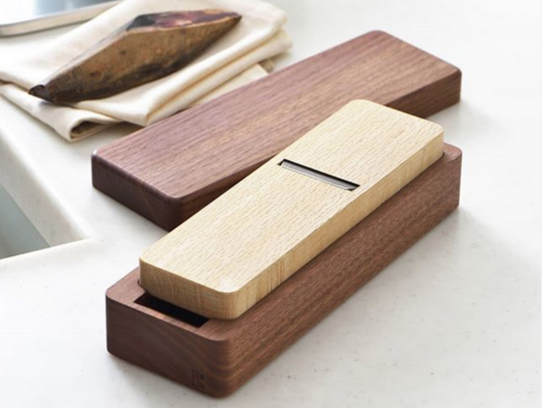 老舗かんな屋が作る、鰹節削り器 - 台屋