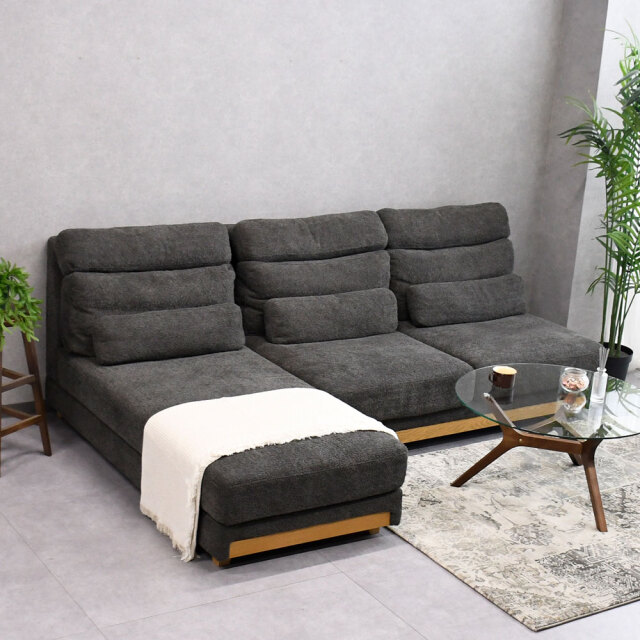 新品アウトレット】上質なファブリック羽毛入り極上の座りカウチソファ