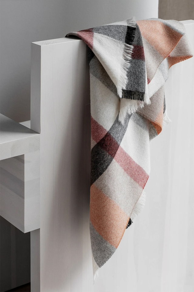 送料無料】北欧デンマーク発 アルパカブランケット INTERSECTION