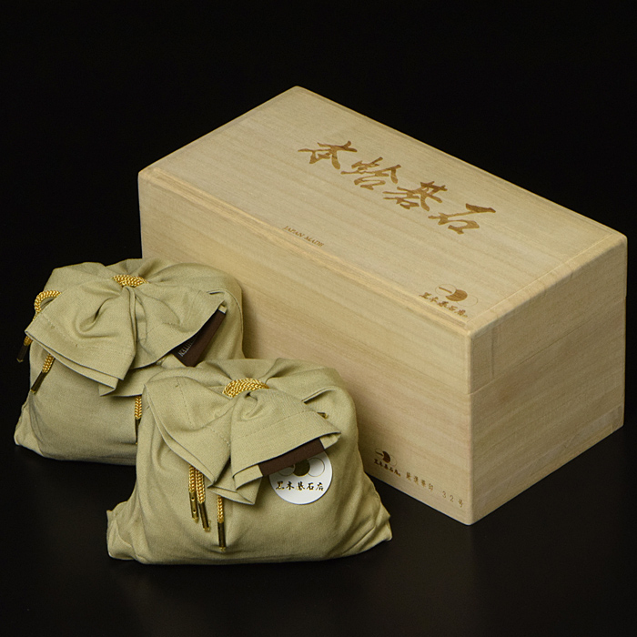 黒木碁石店 本蛤碁石 厳選華印 32号 | 前川榧碁盤店