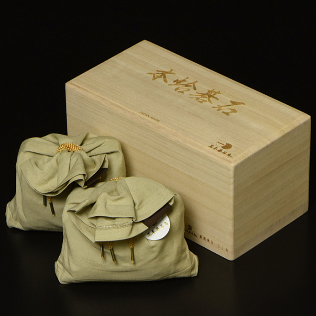 黒木碁石店 本蛤碁石 厳選華印 40号 | 前川榧碁盤店