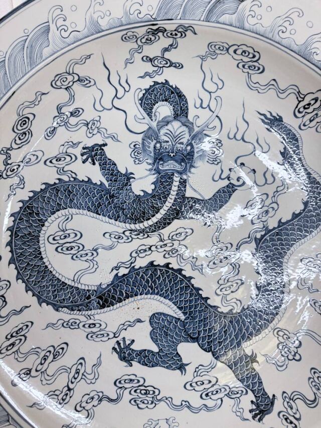 景徳鎮 青花龍文大皿 (直径約1m3cm) 【商品番号m-so007】
