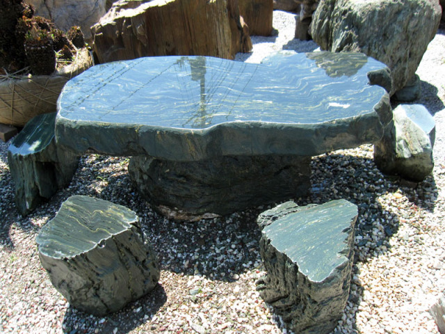 四国 青石 テーブル・イス6脚セット お庭にやすらぎの空間を作る