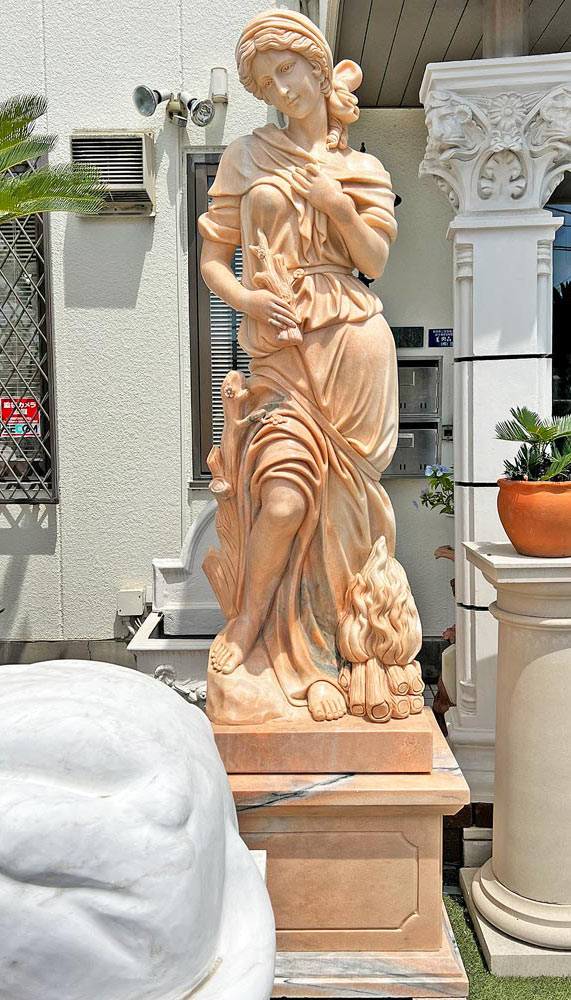 天然大理石彫刻 ぬくもりのヴィーナス（冬）｜希少ピンク大理石・女性