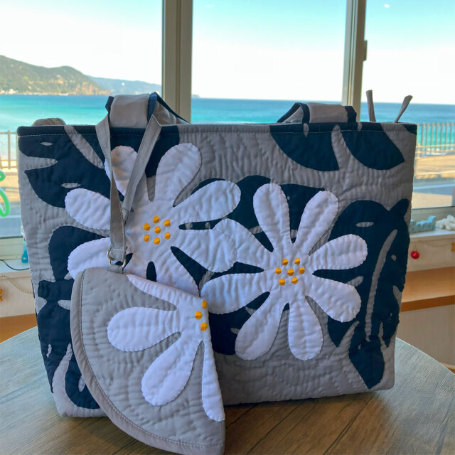 ハワイアンキルト バッグ モンステラ×ティアレ柄 ポーチ付き大