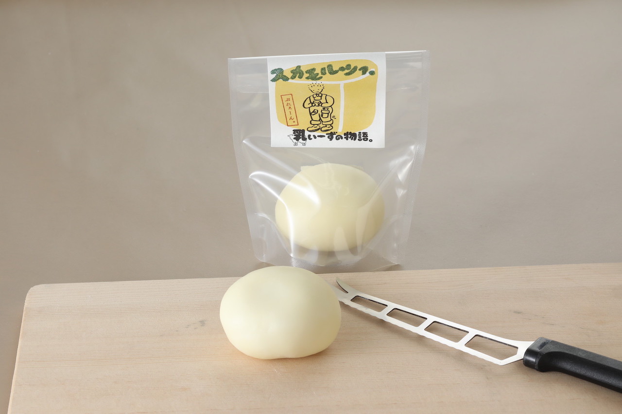 スカモルツァ（プレーン）/ミルクの風味とほんのりした酸味のチーズ