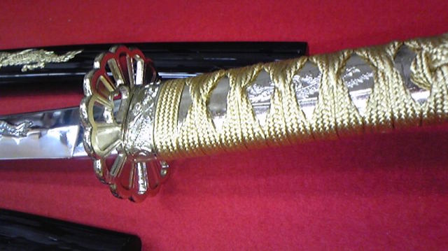 装飾刀 ミニ日本刀二本組 金 飾り台付き