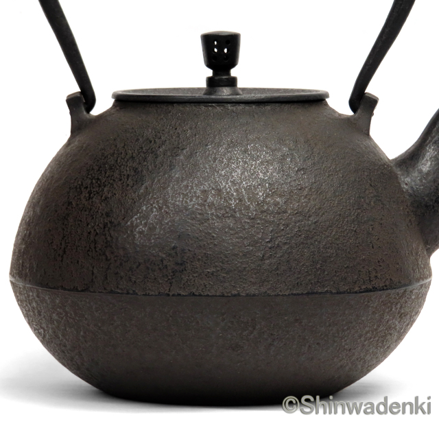 紅蓮堂 葛巻元 達磨形鉄瓶 ひびき2L Shinwadenki