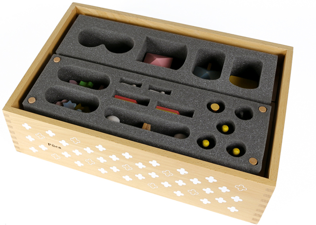 プーカのひな人形 収納飾り-HAKO- 【飾り台自在】【座り雛・立雛